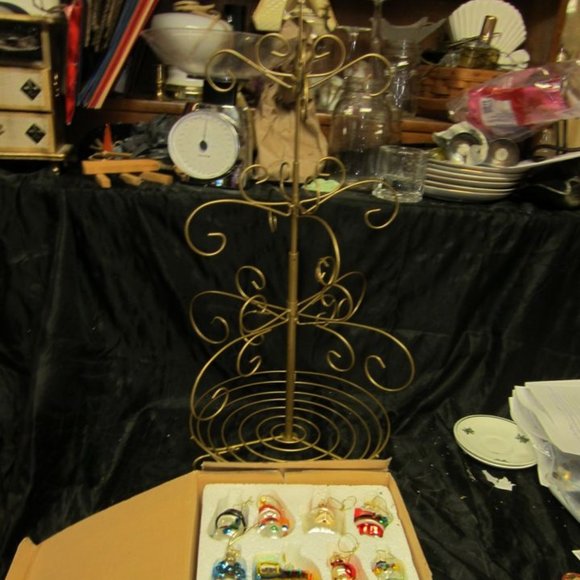 90'S METAL TREE WITH GLASS ORNAMENTS OF DIFFERENT CHRISTMAS SHAPES IN BOXES - Picture 2 of 9